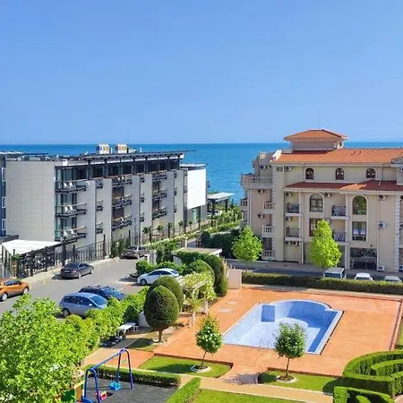 Royal Bay Апартаменты *